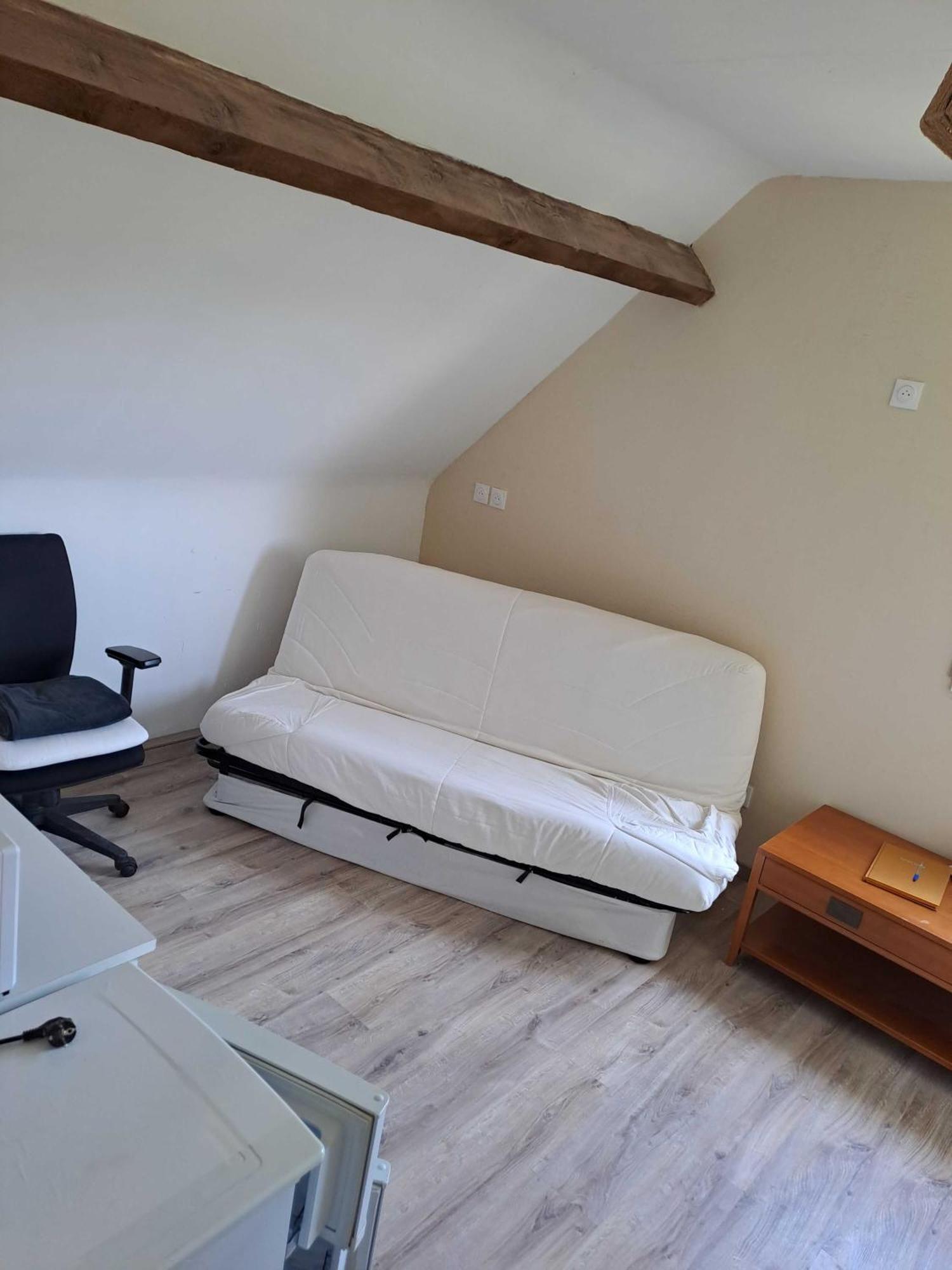 Отель La Jufe Cormeilles  Экстерьер фото