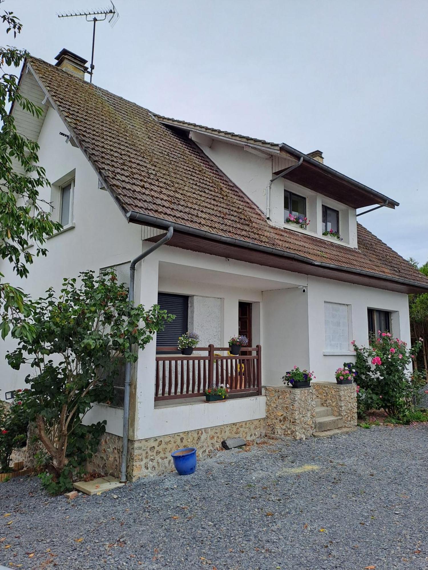 Отель La Jufe Cormeilles  Экстерьер фото